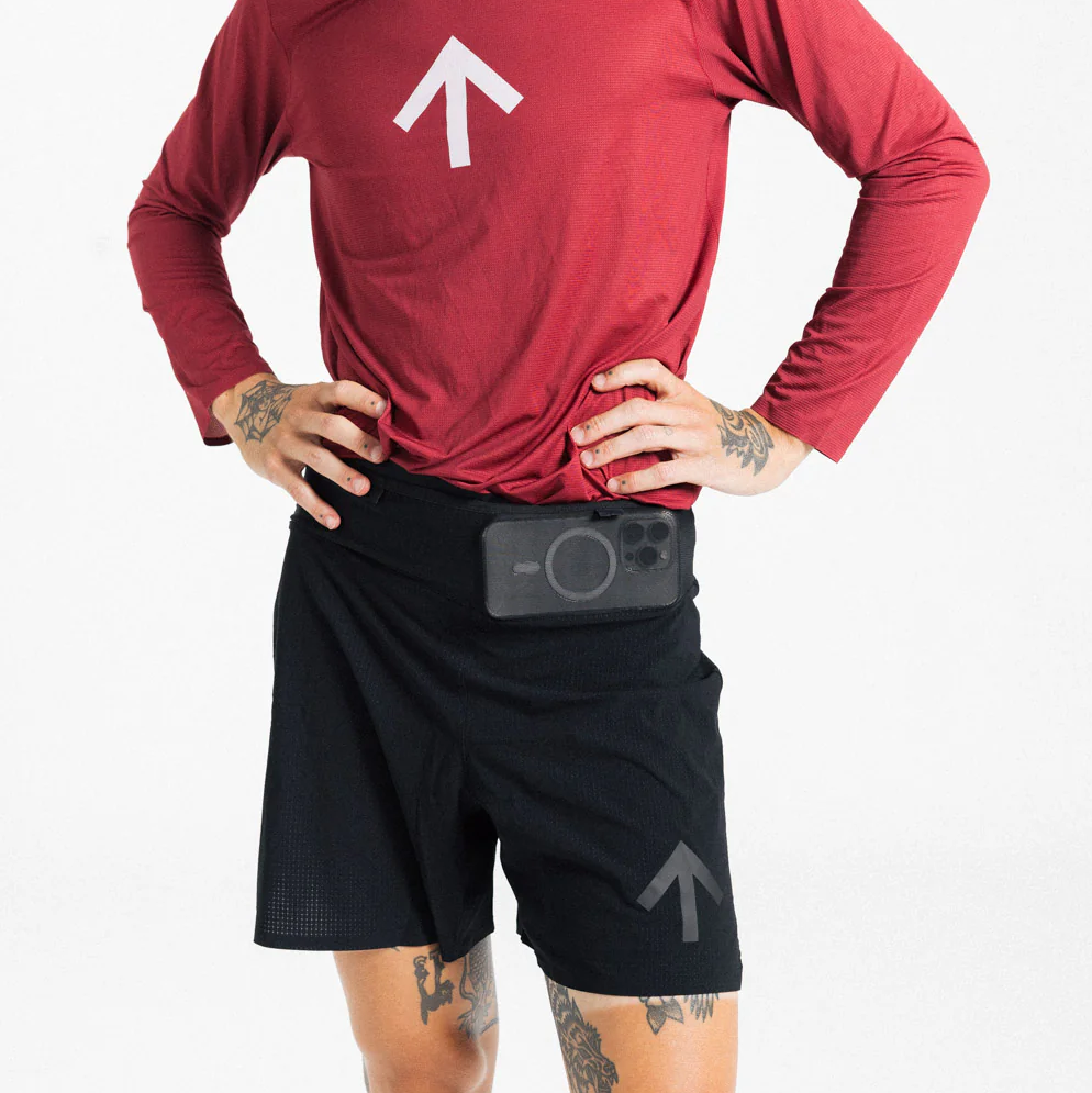 61034300 CHANCE AROW Marathon Short v.2 - Black and Black