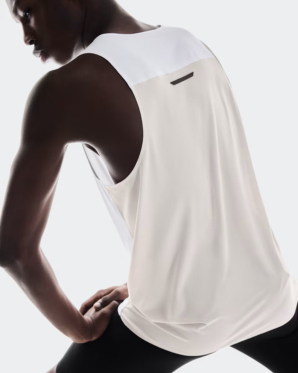 On - Performance Tank M White | Silver【1ME10222993】