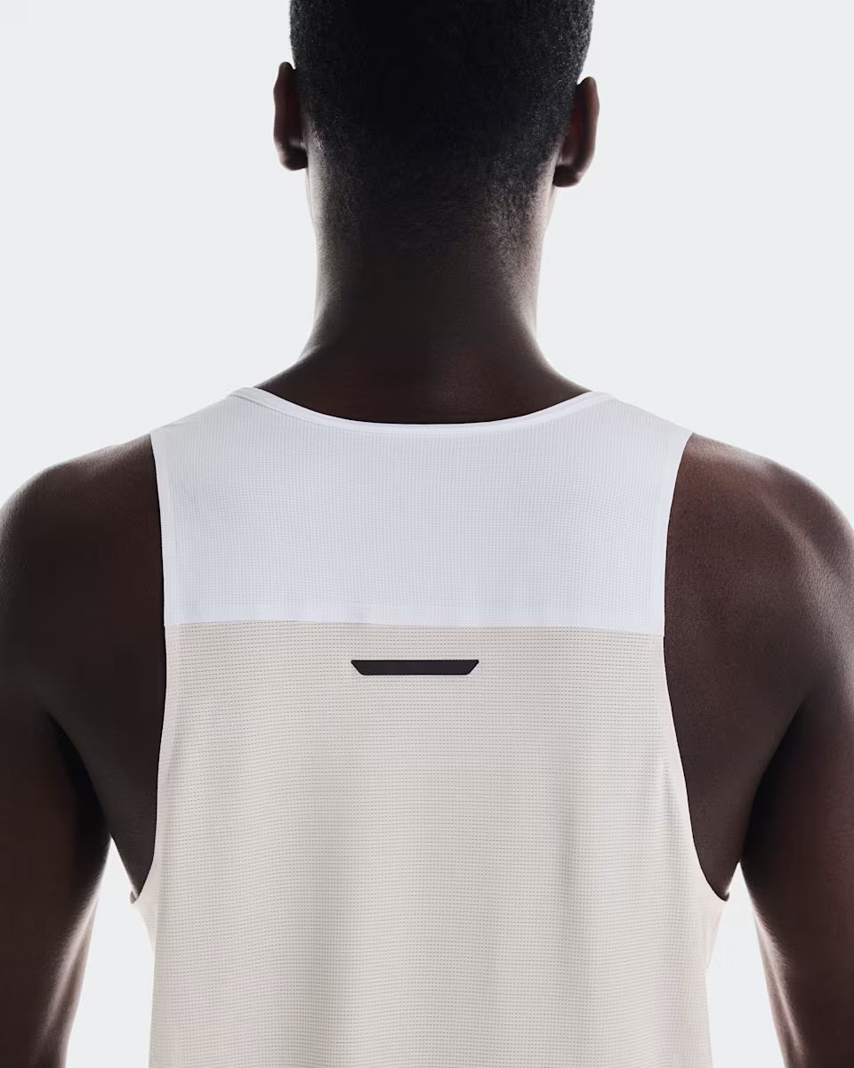 On - Performance Tank M White | Silver【1ME10222993】