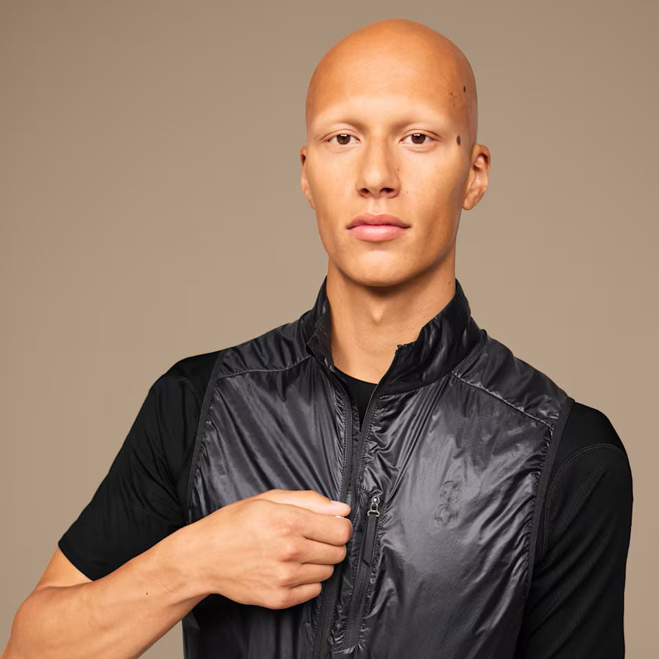 On - Weather Vest M Black【1MD10480553】