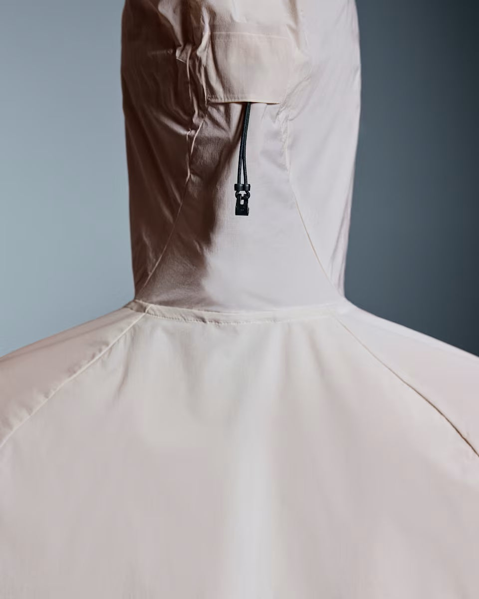On - Core Jacket W Sand | White【1WE10412979】