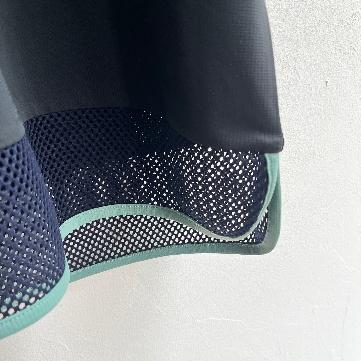 BUDO - Double mesh texture sleeveless ブラック【b25cn111】