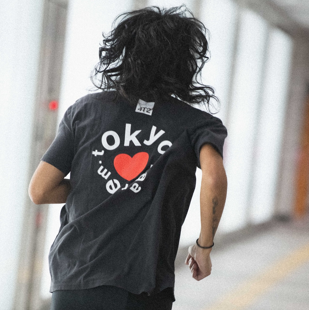 tee downbeat running tokyo love on vintage black