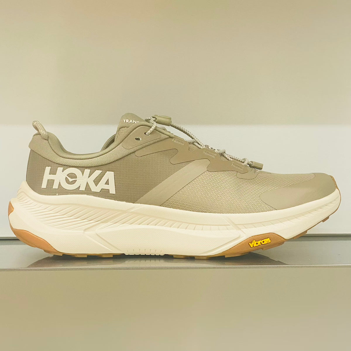 1123153-DEGG HOKA ONEONE M TRANSPORT