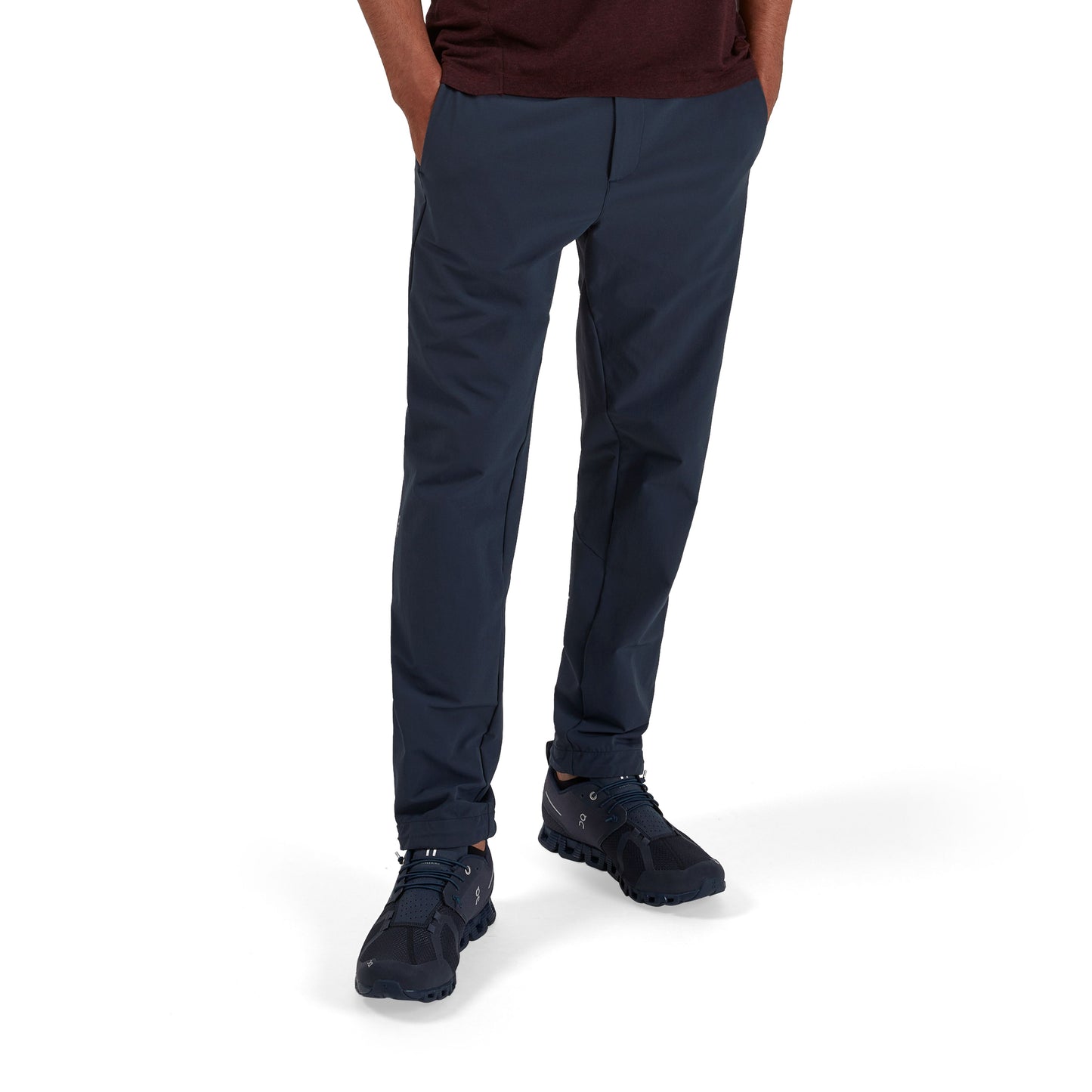 136.00319 On Active Pants 1 M Navy