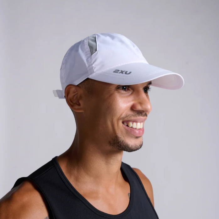 2XU - RUN CAP WHT/WHT 【UQ5685F】