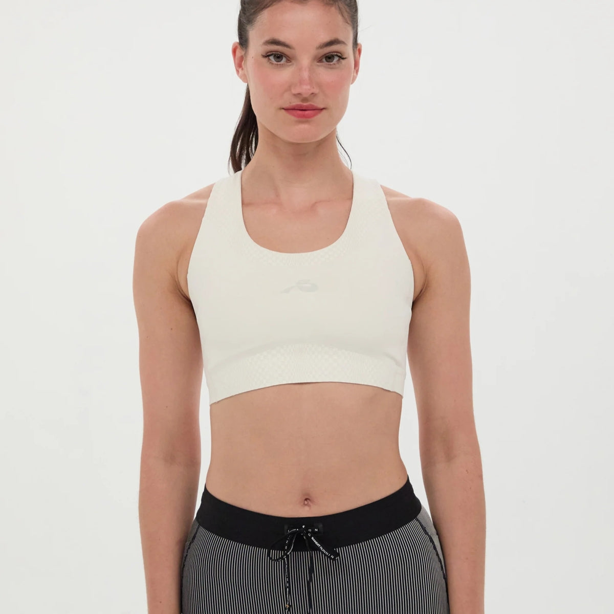 Bandit Running ‐ Stamina Scoop Neck Run Bra CHALK【WTSBP001SM25C1】