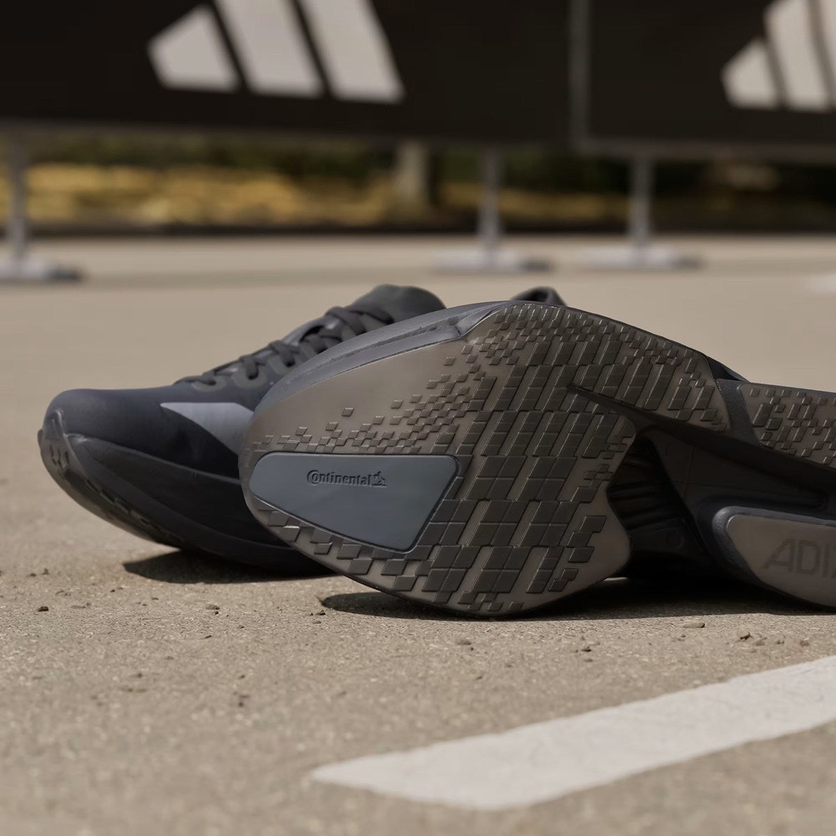 adidas - ADIZERO ADIOS PRO 4 M Core Black/Iron Metallic/Carbon【JR4887】
