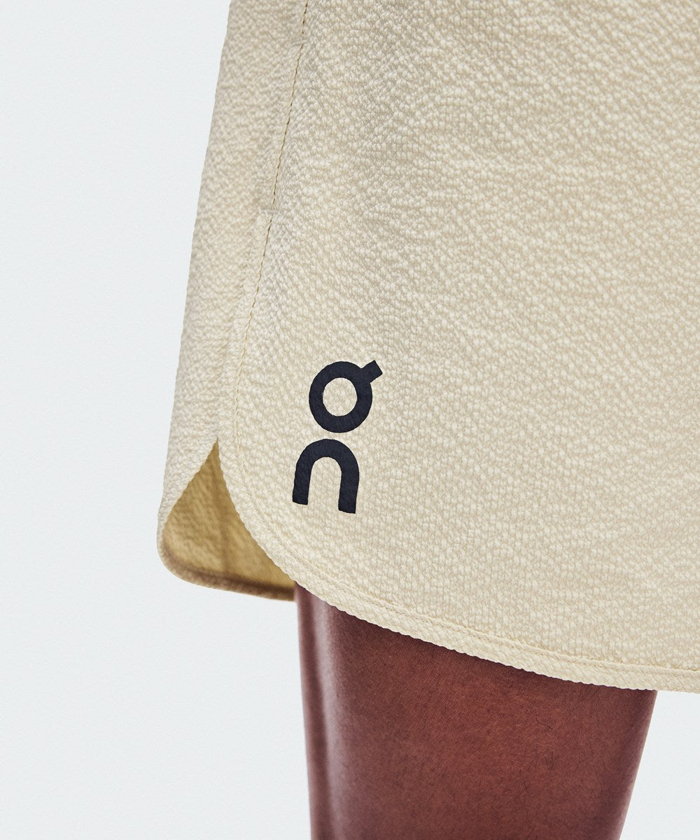 On - MENS Performance Volt Shorts Hare 【1MG30744993】