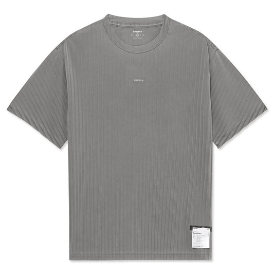 SATISFY ‐ AuraLite Pleated T-Shirt Mineral Graphite 【11043-MG-SA】
