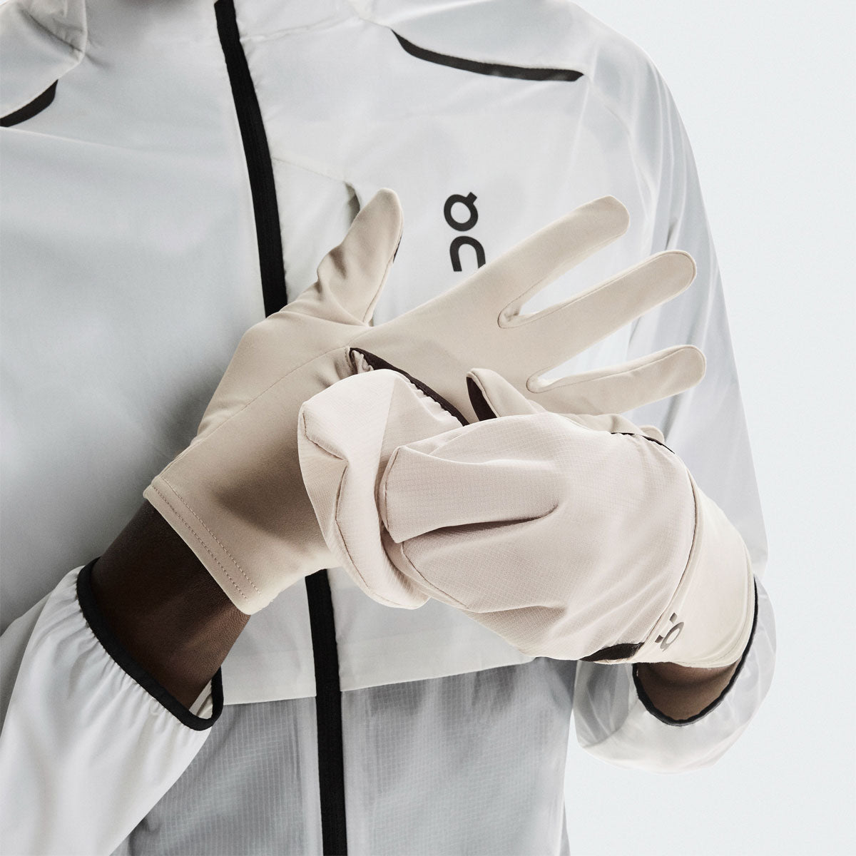 On - Core Glove U Truffle 【2UE30513888】