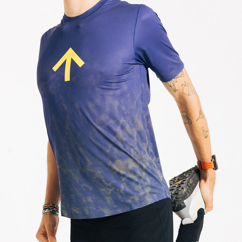 SS24CHNC13A-BLUE AROW LIGHTWEIGHT TEE V2 Crown Blue Pattern