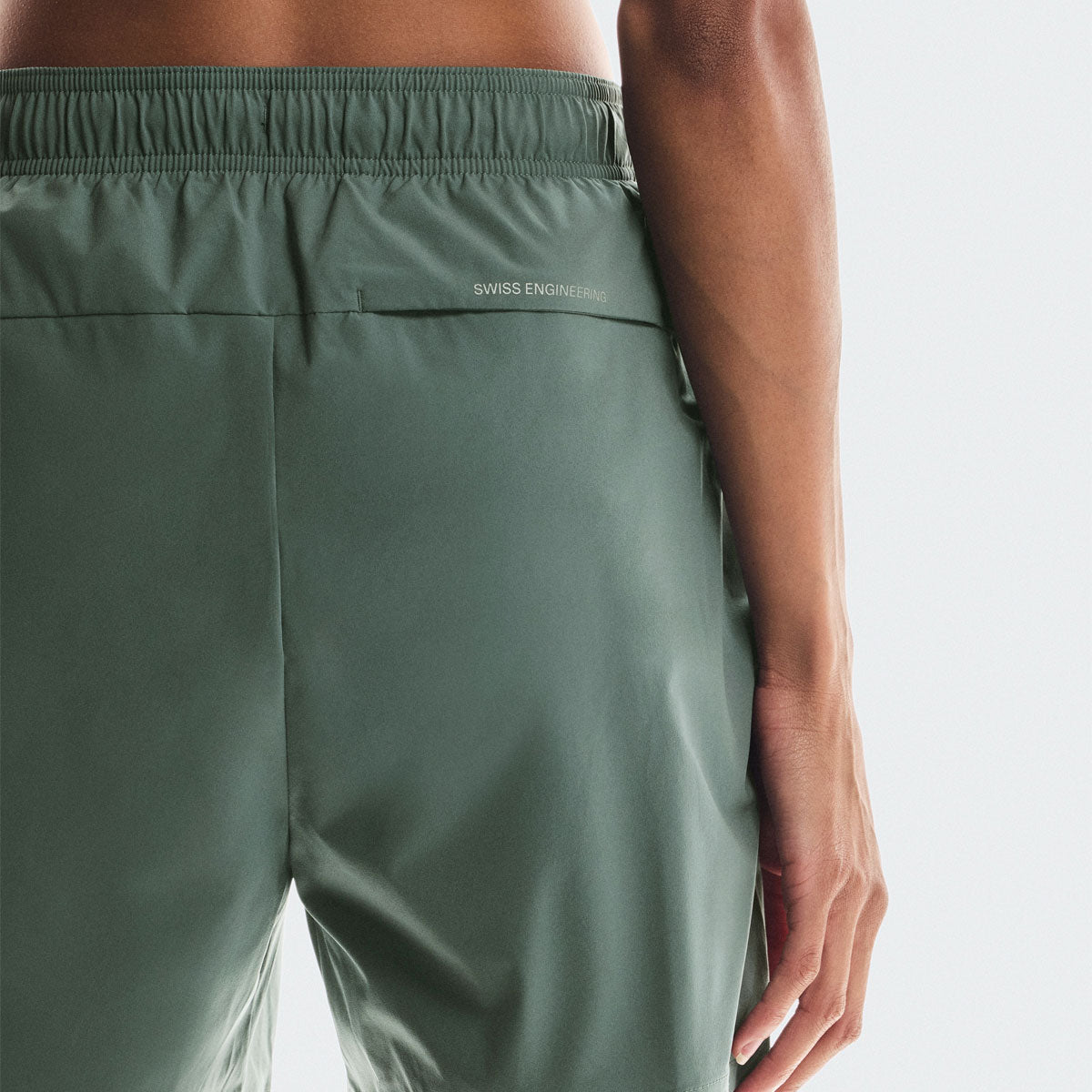 On - 5 Core Shorts W Olive 【1WF11050153】