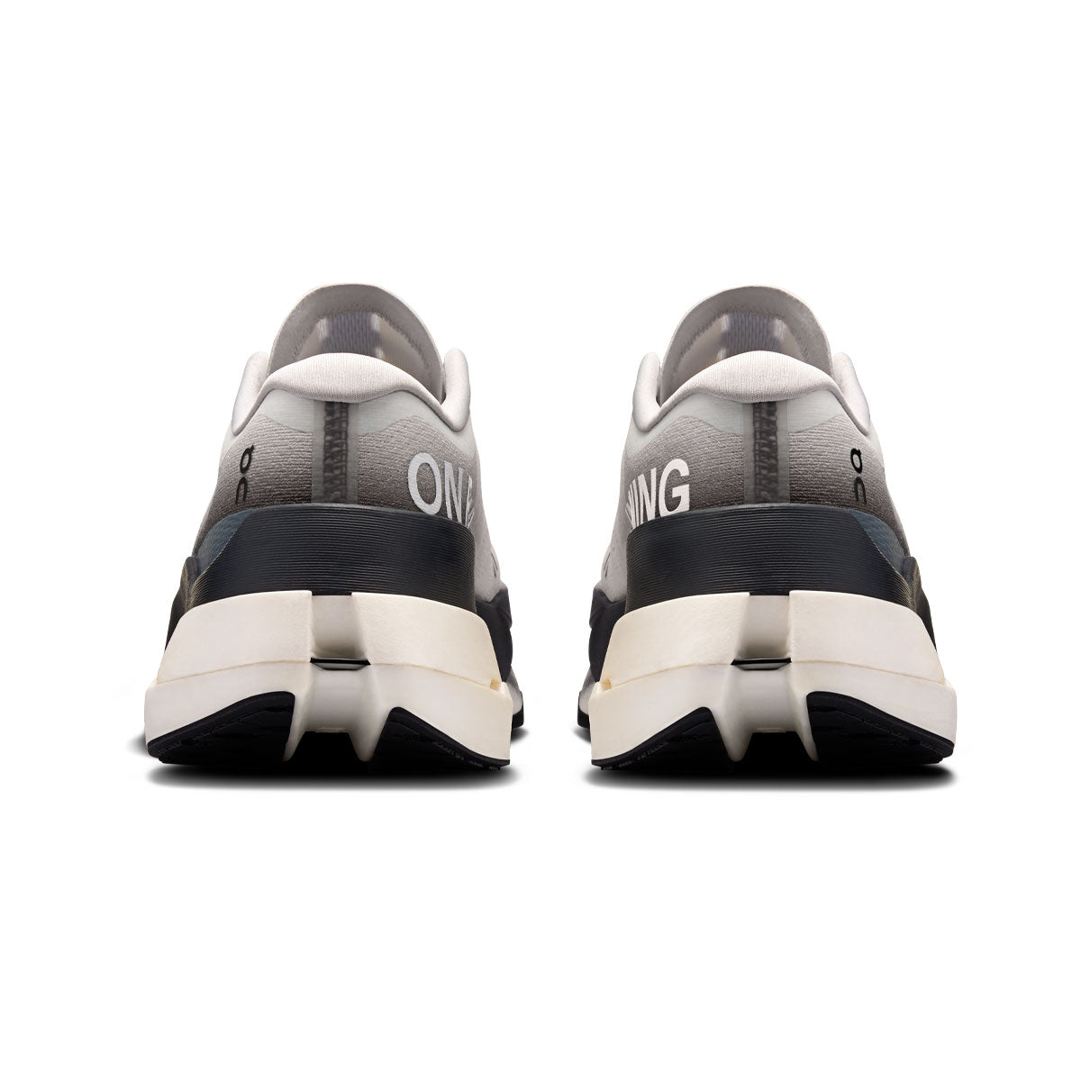 On - Cloudboom Max M White | Black 【3MF30310462】