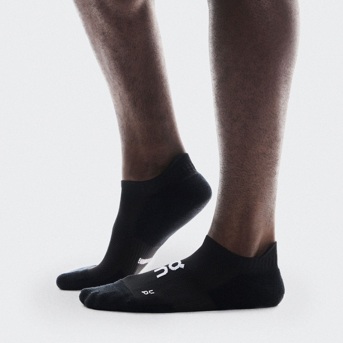 On - Core Run Sock Low 2P U Black 【2UF10080553】