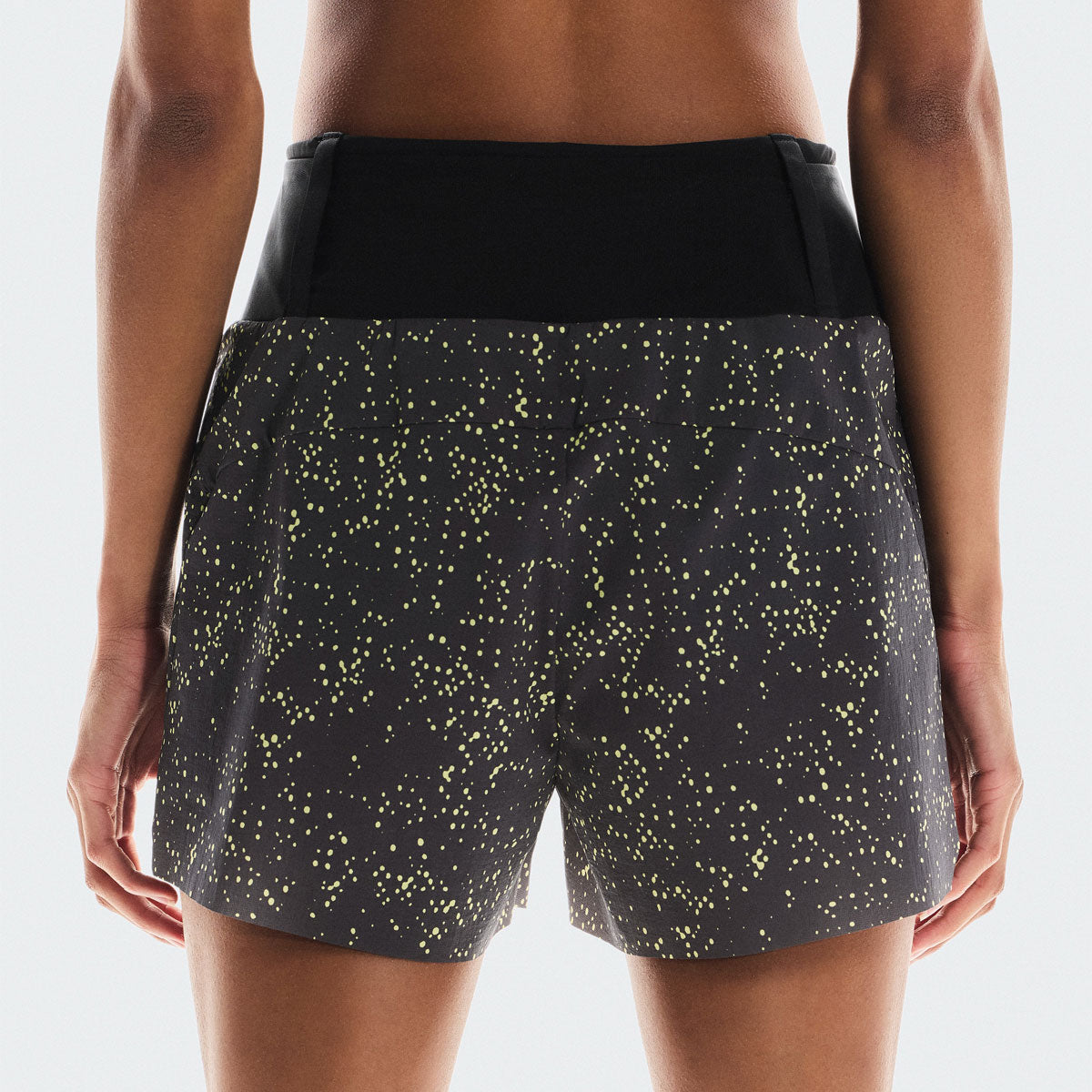 On - Ultra Shorts W Iron | Lime 【1WF30152957】