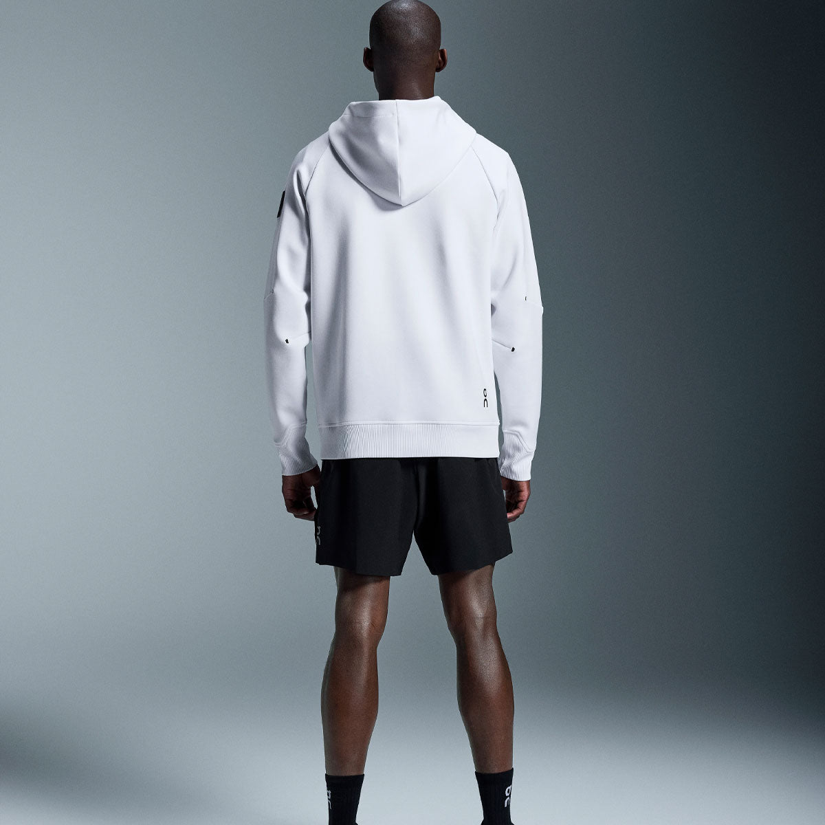 On - 7 Core Shorts M Black【1MF10740553】