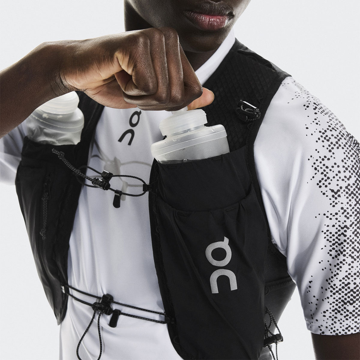 On - Ultra Vest Pro U Black 【2UF30130553】
