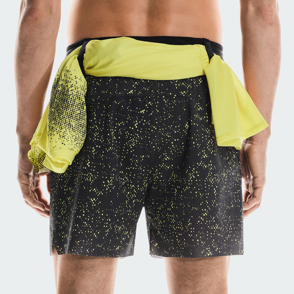On - Ultra Shorts M Iron | Lime 【1MF30142957】