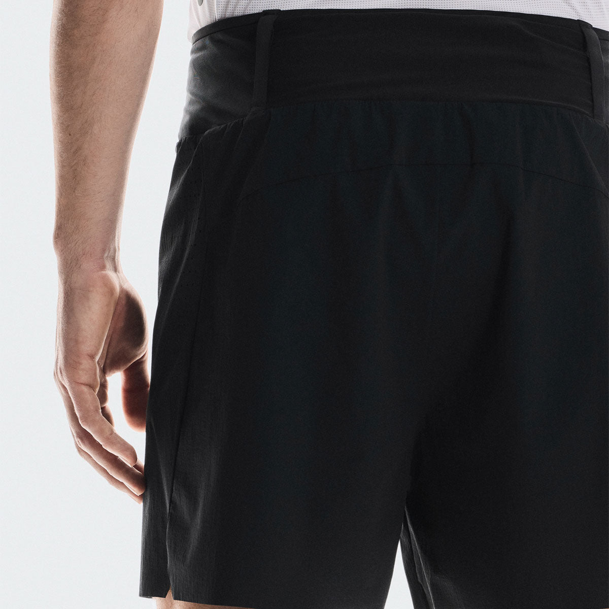 On - Ultra Shorts M Black 【1MF30140553】