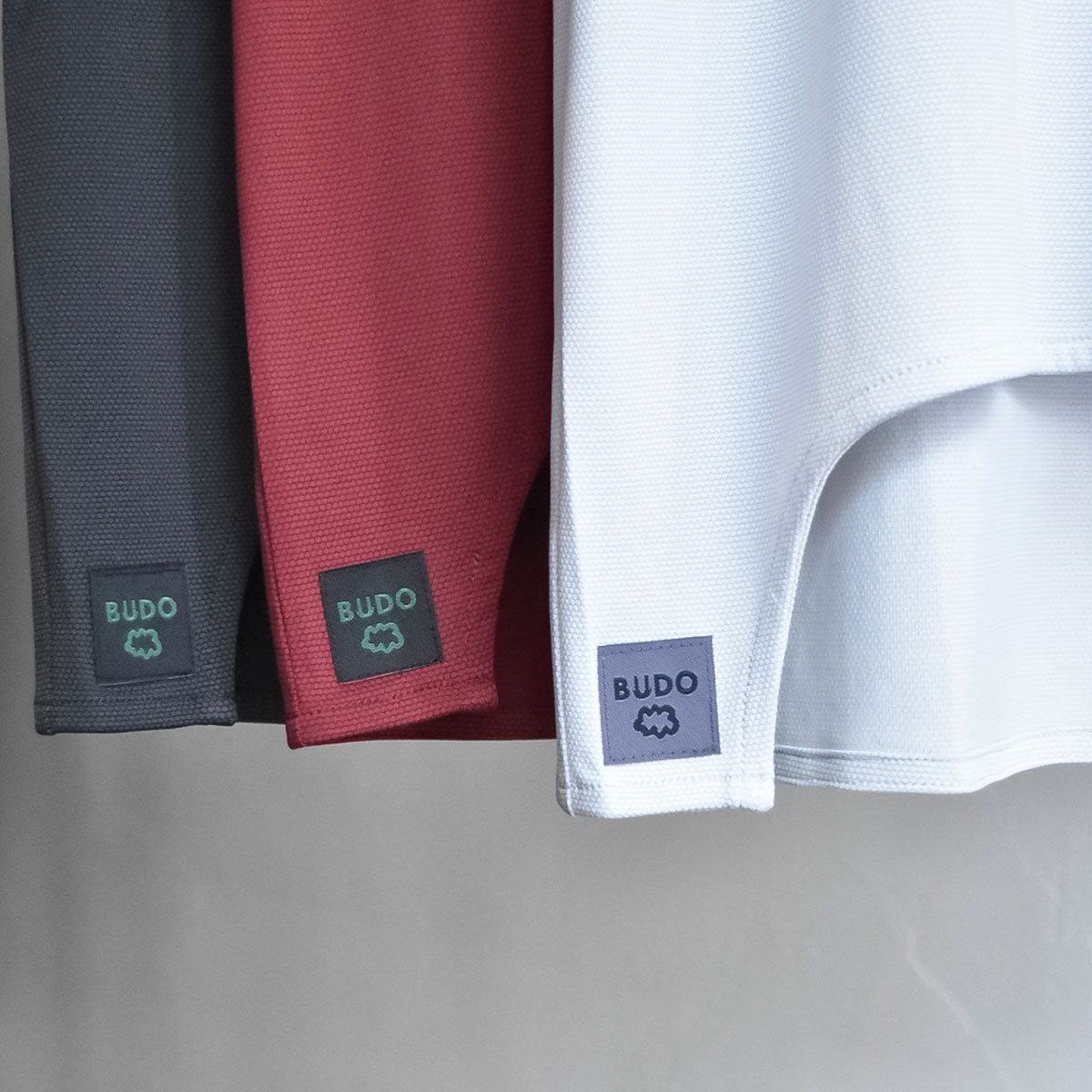 BUDO - Mountain Pass top RED LIGHT GAY DEEP GREY【b25cn108a】