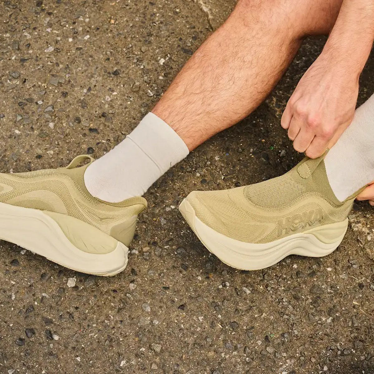 HOKA - SKYWARD LACELESS 【1168876-GDW】