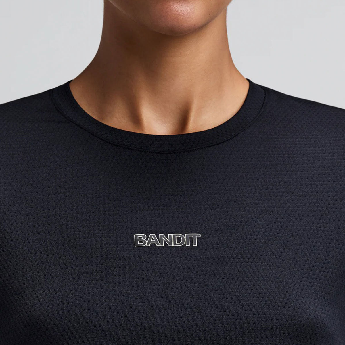 Bandit Running - Micro Mesh Mesh Women’s Cropped Tee Black【WTCSP012SM26BB】
