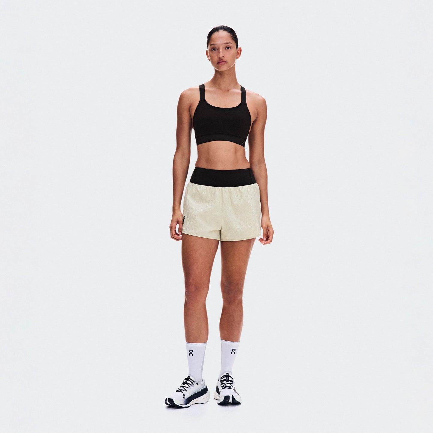 On - Performance Volt Shorts W Hare 【1WG30814993】