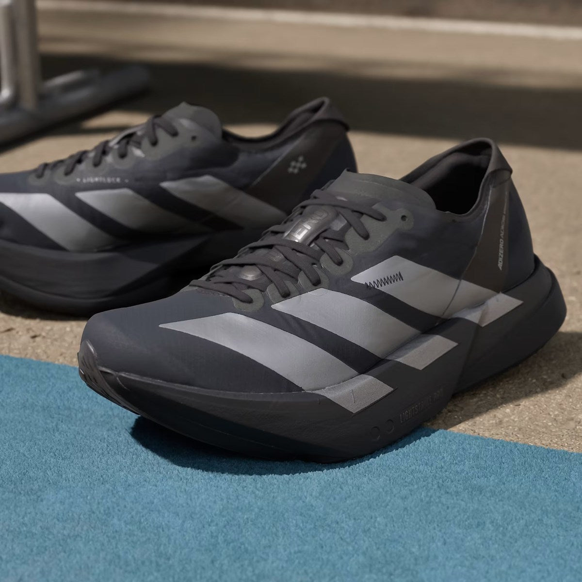 adidas - ADIZERO ADIOS PRO 4 M Core Black/Iron Metallic/Carbon【JR4887】