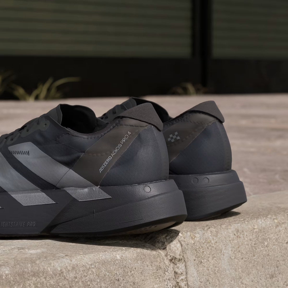adidas - ADIZERO ADIOS PRO 4 M Core Black/Iron Metallic/Carbon【JR4887】