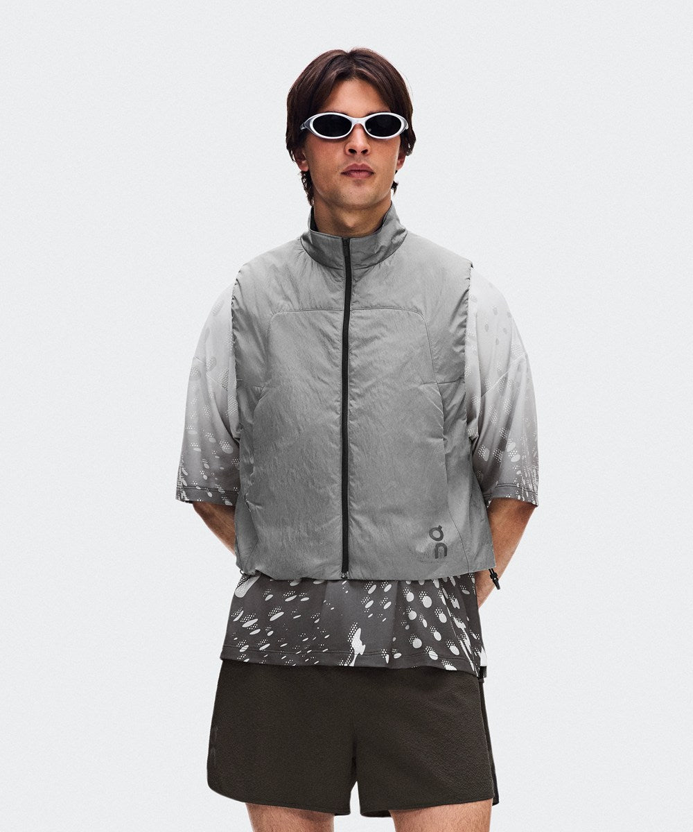On ‐ Performance Volt Vest M Glacier 【1MG30670561】