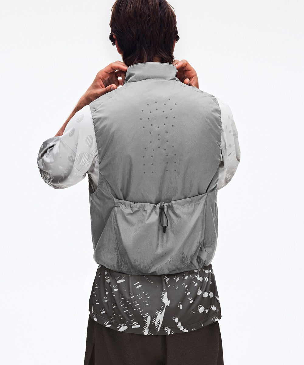 On ‐ Performance Volt Vest M Glacier 【1MG30670561】