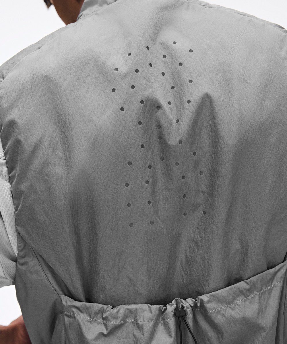 On ‐ Performance Volt Vest M Glacier 【1MG30670561】