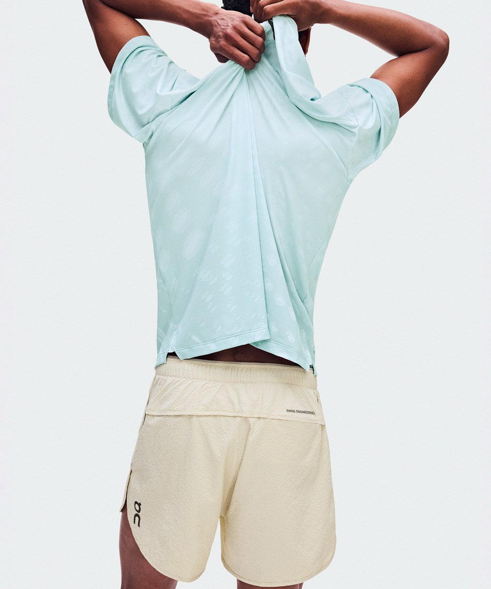 On - MENS Performance Volt Shorts Hare 【1MG30744993】