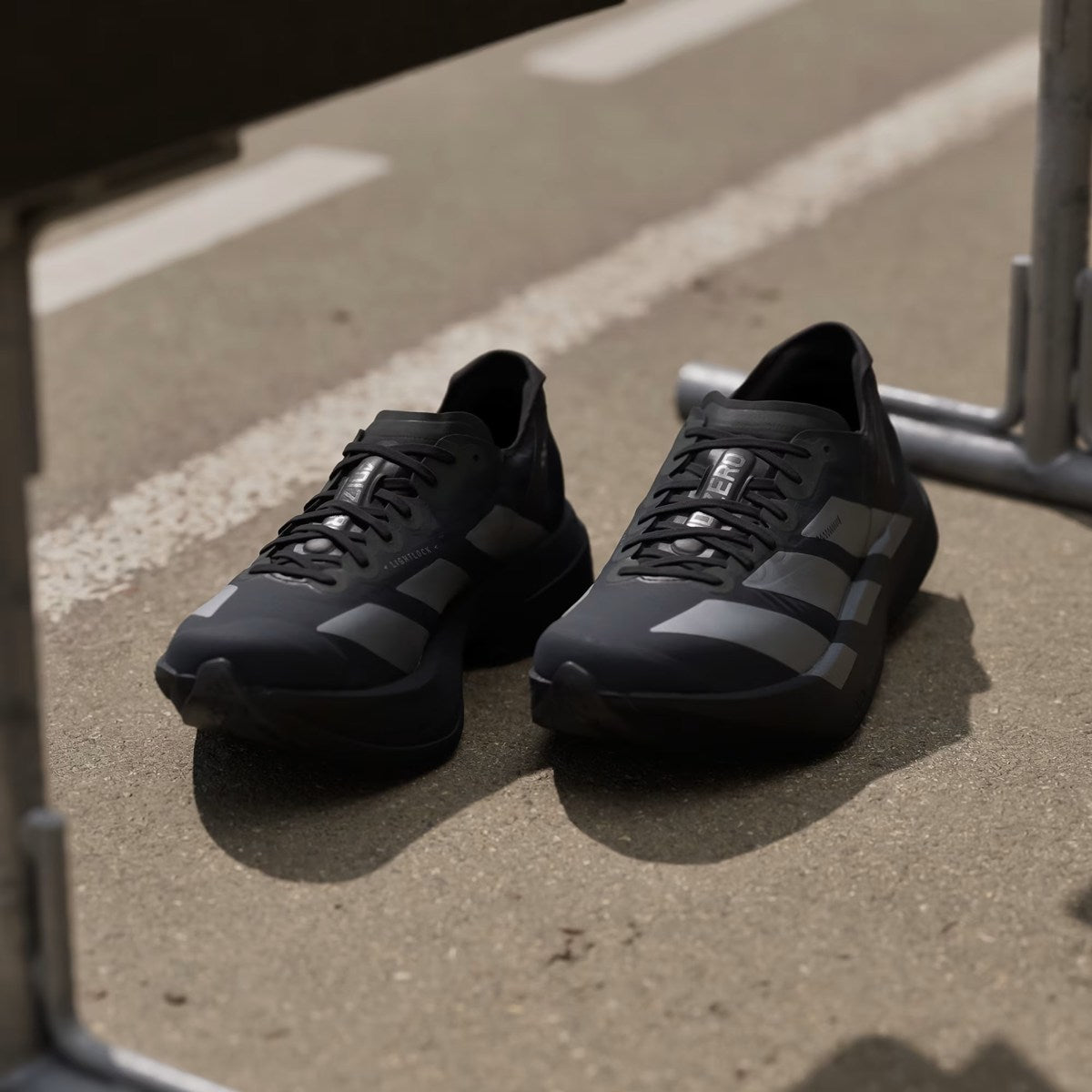 adidas - ADIZERO ADIOS PRO 4 M Core Black/Iron Metallic/Carbon【JR4887】